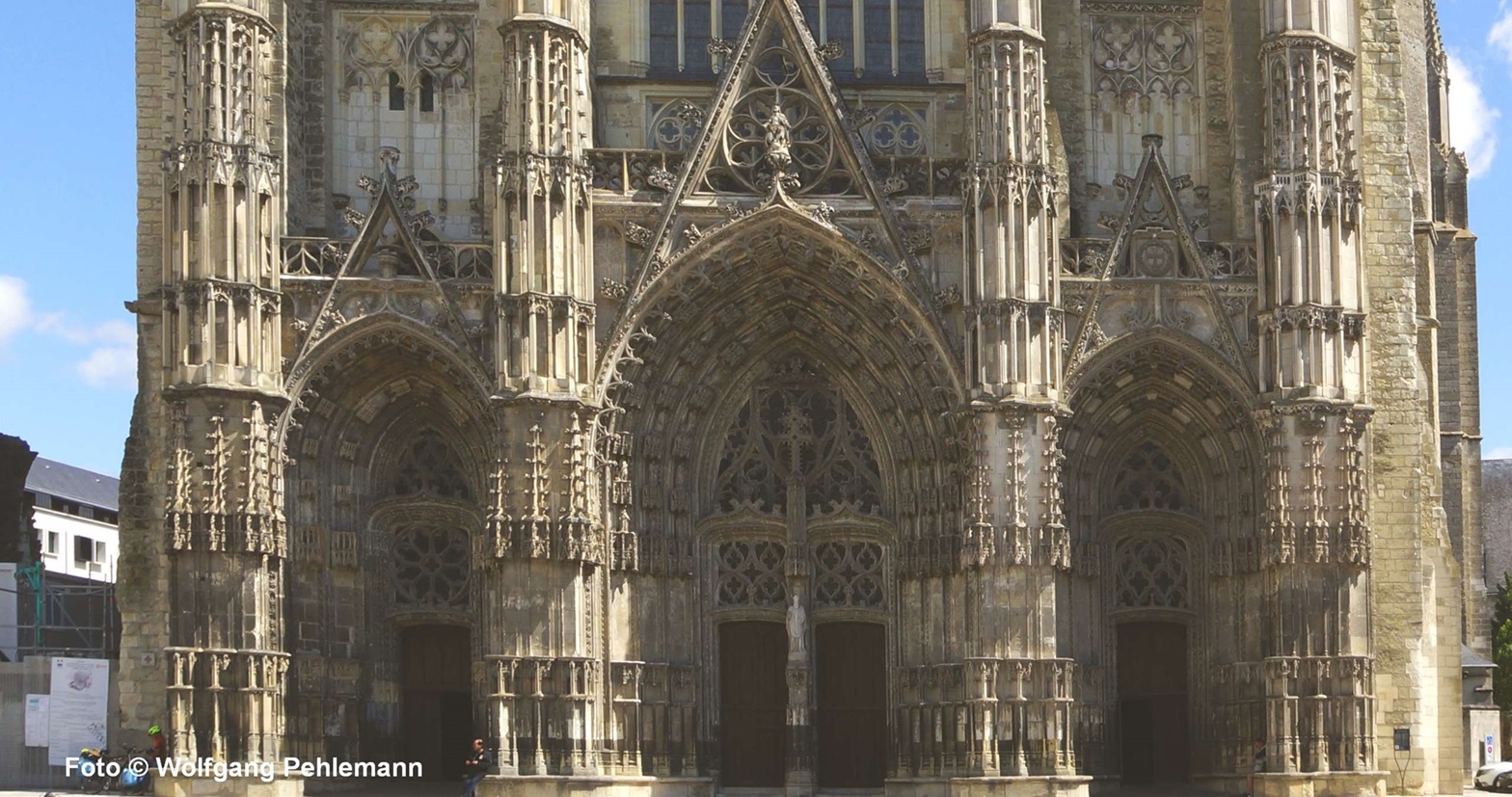 Portal der Erzbischöflichen Kathedrale von Tours, erbaut von 1230 bis 1509 - Foto © Wolfgang Pehlemann DSC09381