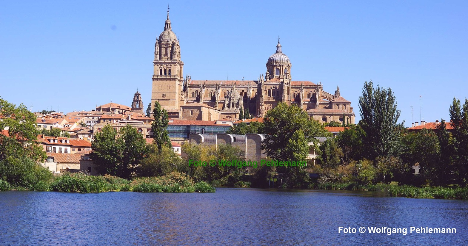 Catedral Nueva de Santa María del Asedio oberhalb Río Tormes Salamanca Spanien- Foto © Wolfgang Pehlemann DSC00136